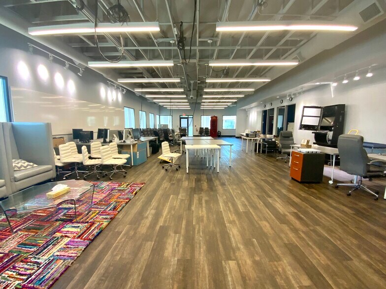 More Photos Of 311 N Pecos Rd, Henderson Telecom Hotel Data Hosting For Lease