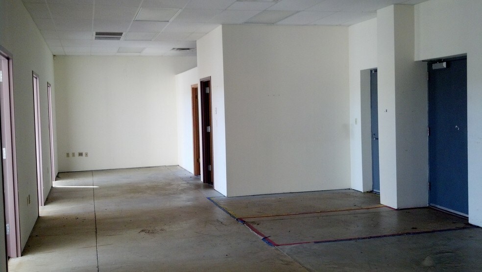 More Photos Of 190 Aviation Plz, Hot Springs National Park Office For Lease