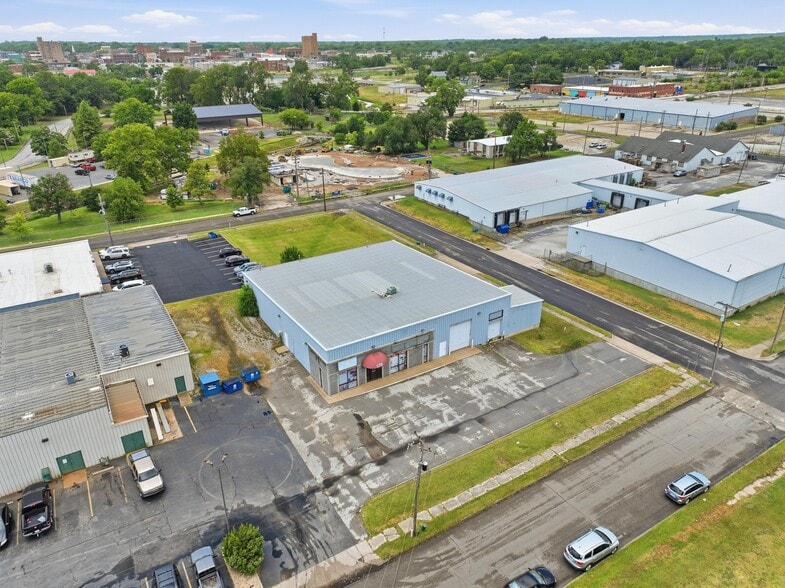 More Photos Of 602 S Michigan Ave, Joplin Freestanding For Lease
