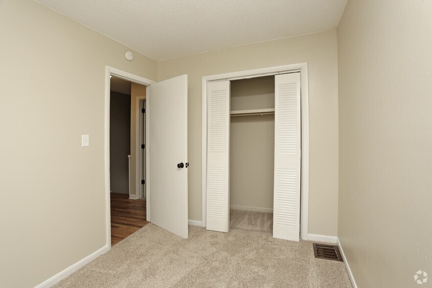 More Photos Of 30 Allen Ave, Asheville Apartments For Sale