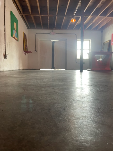 More Photos Of 34 Webb St, Roswell Restaurant For Lease