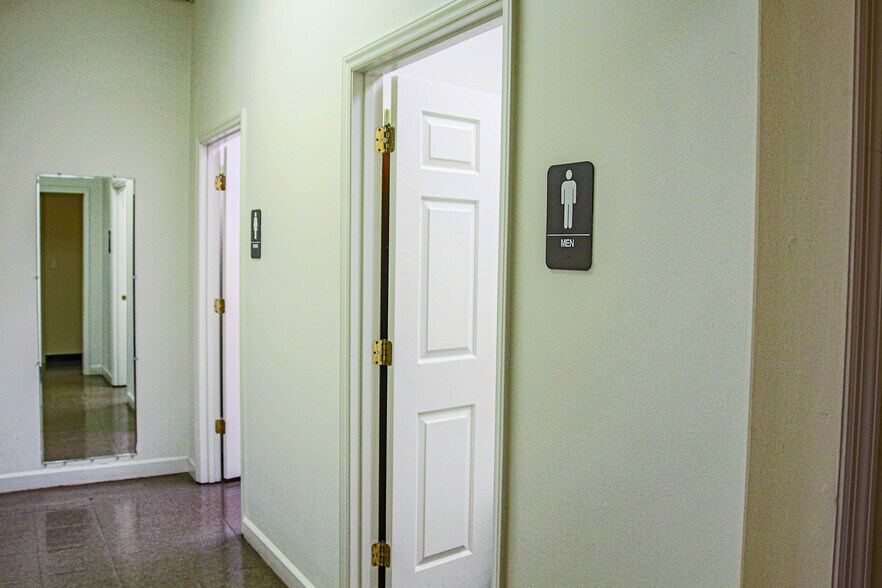 More Photos Of 1257 Sweeten Creek Rd, Asheville Office For Lease