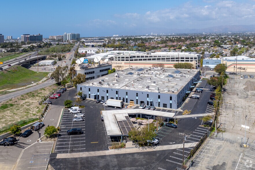 More Photos Of 12910 Culver Blvd, Marina Del Rey Unknown For Lease