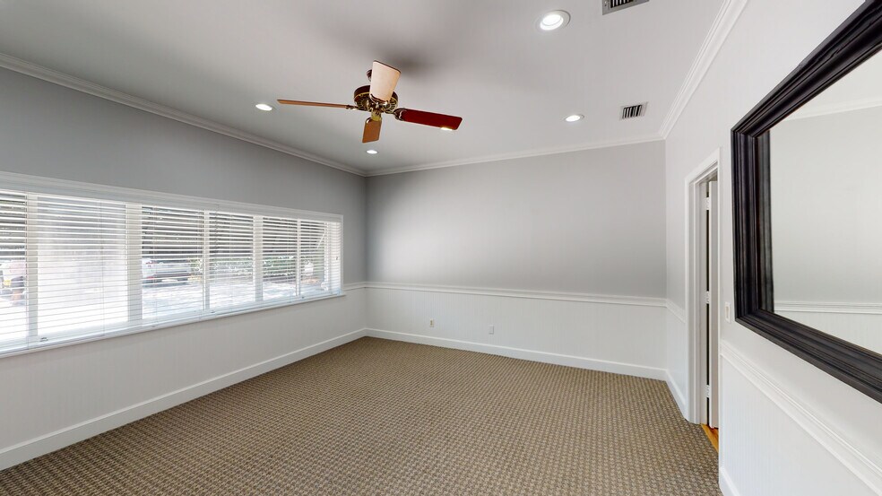 More Photos Of 2127 10th Ave, Vero Beach Office Residential For Sale