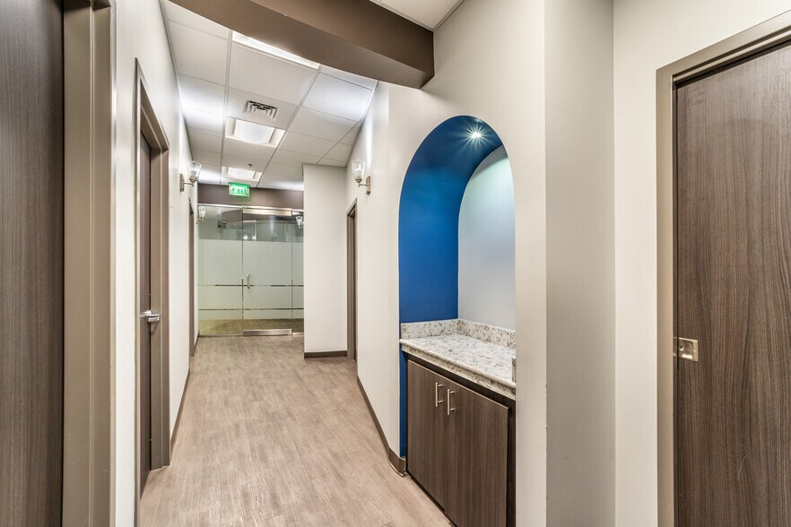 More Photos Of 250 E Basse Rd, San Antonio Medical For Lease