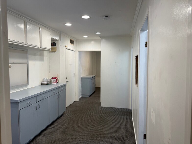 More Photos Of 5451 Laurel Canyon Blvd, Valley Village Medical For Lease