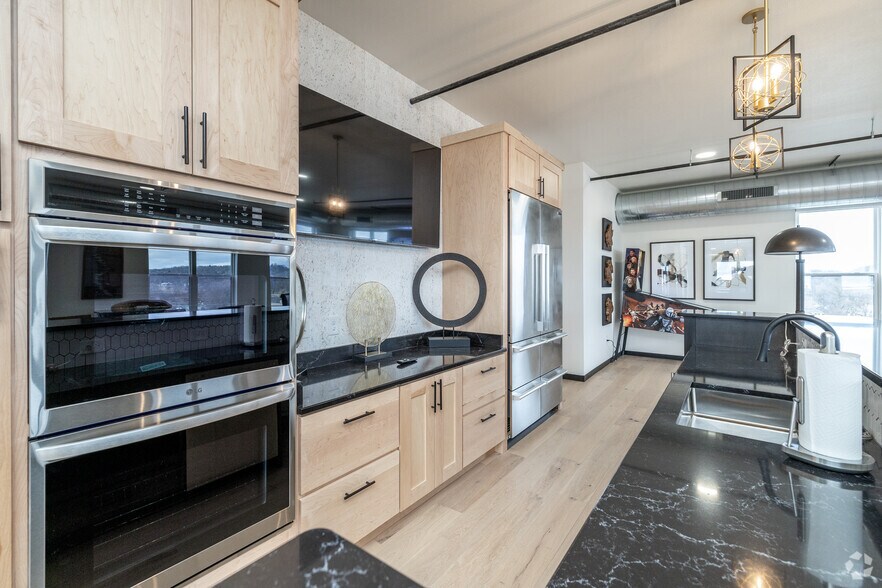 More Photos Of 28 7th St NE, Rochester Apartments For Sale