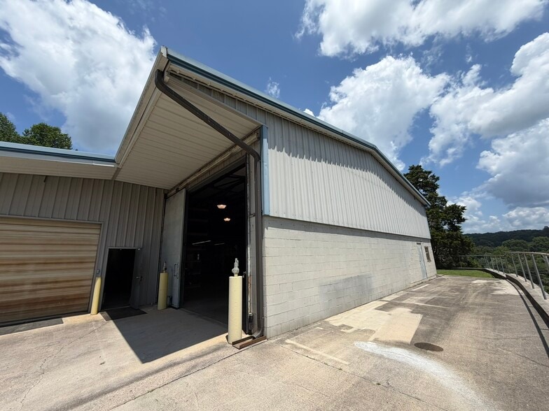 More Photos Of 8431 Maynardville Pike, Knoxville Warehouse For Sale