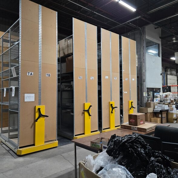 More Photos Of 440 Boul Industriel, St-Eustache Warehouse For Sale