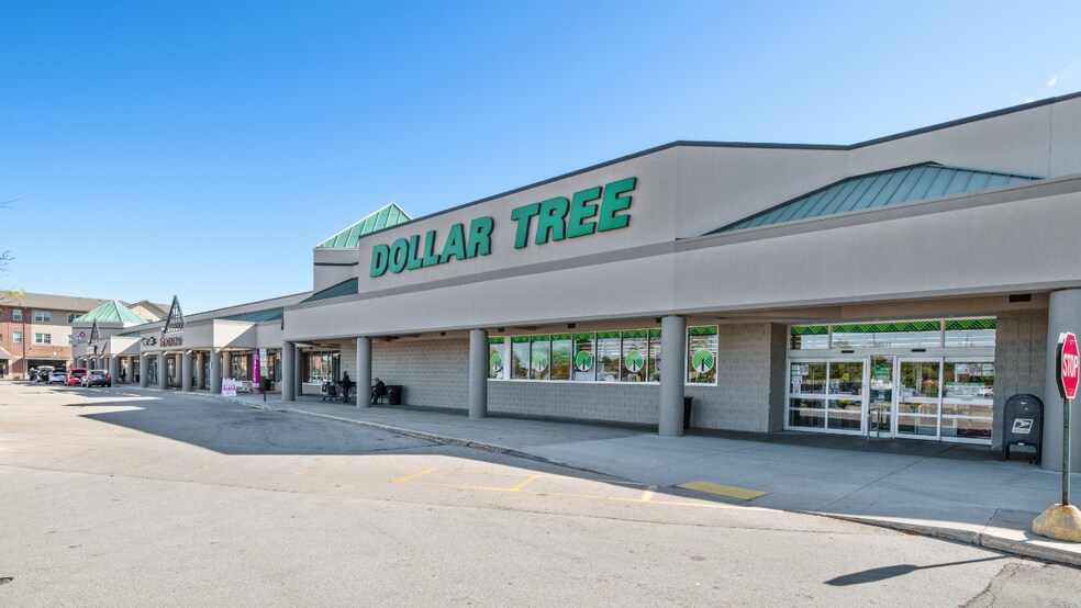 More Photos Of 2705-2811 18th St, Kenosha Storefront For Lease