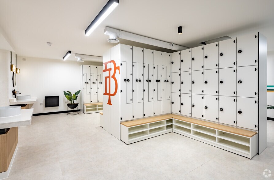 More Photos Of 56 Oxford St, Manchester Office For Lease