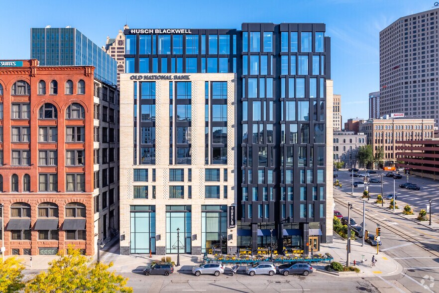 More Photos Of 511 N Broadway, Milwaukee Office For Lease