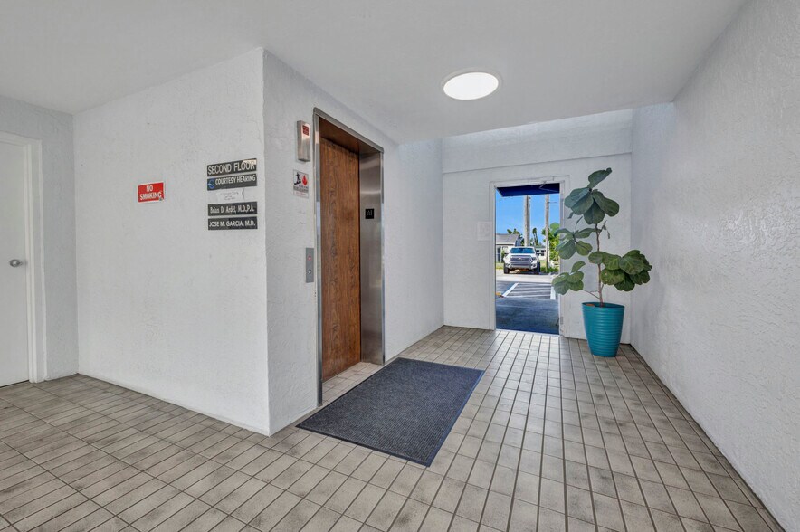 More Photos Of 3417 Tamiami Trl, Port Charlotte Medical For Sale