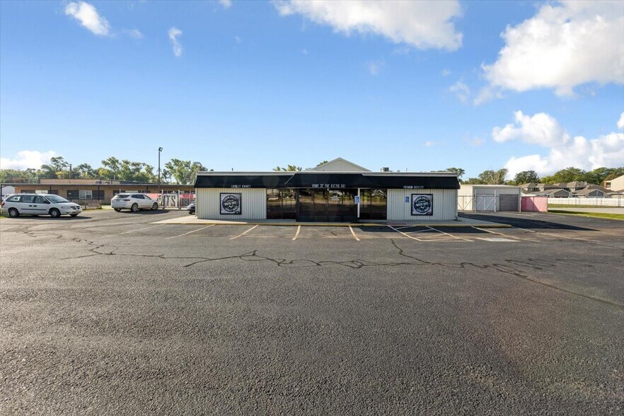 Primary Photo Of 501 Veterans Memorial Hwy, Council Bluffs Freestanding For Sale