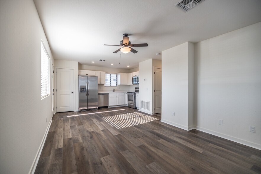 More Photos Of 1135 E Chipman Rd, Phoenix Apartments For Sale