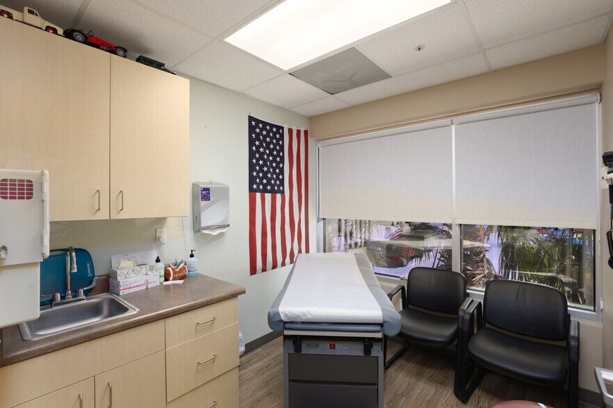 More Photos Of 297 S Lake Havasu Ave, Lake Havasu City Medical For Lease