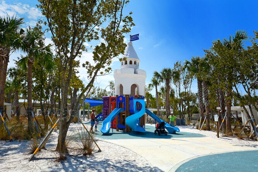 More Photos Of 5610 AVENIDA DEL MARE, Sarasota Specialty For Sale