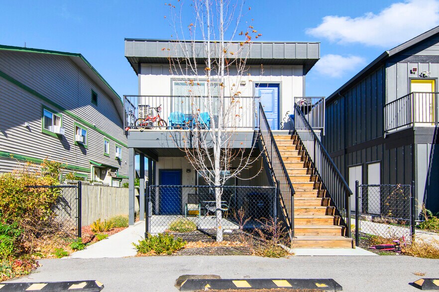 More Photos Of 124 Calgary Av, Penticton Apartments For Sale