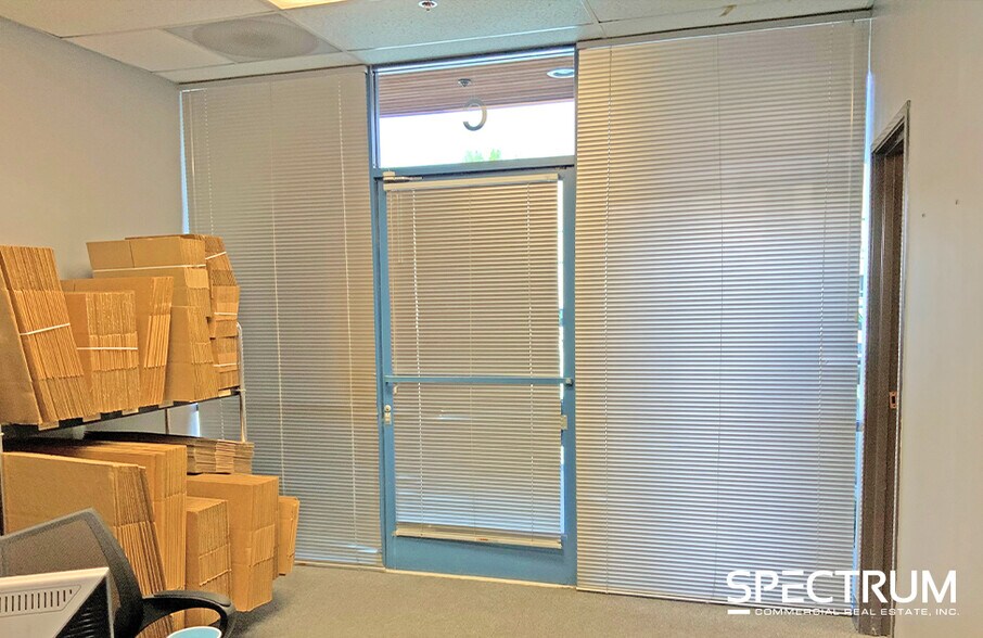 More Photos Of 25133 Avenue Tibbitts, Valencia Warehouse For Lease