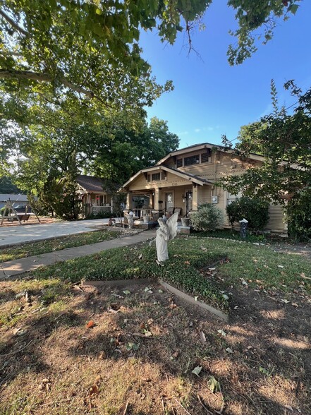 Primary Photo Of 1314 W Main St, Waxahachie Office For Sale