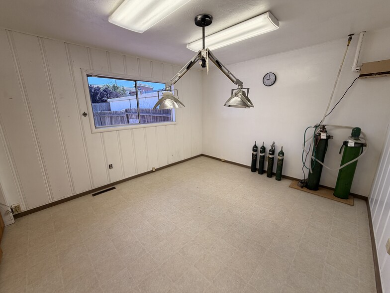 More Photos Of 311 Nestles Rd, Soledad Veterinarian Kennel For Sale