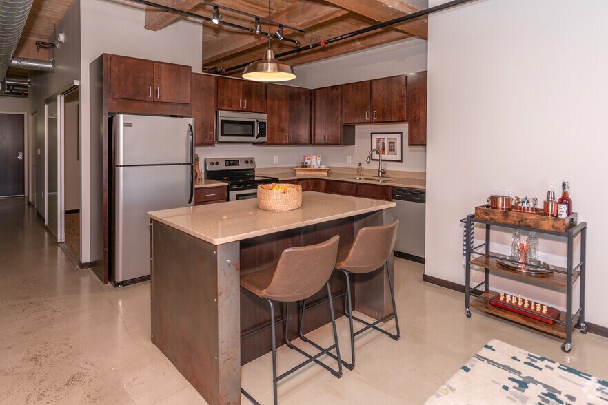 More Photos Of 2410 University Ave W, Saint Paul Apartments For Lease