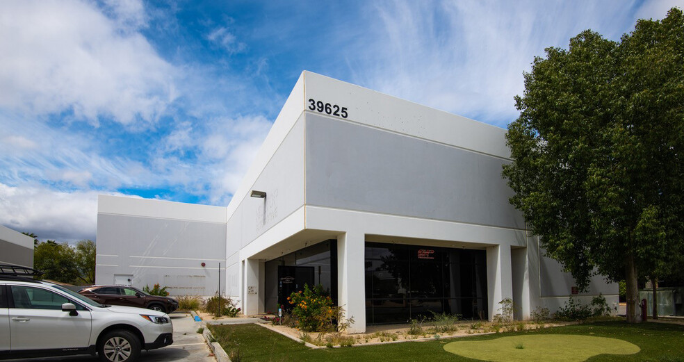 Primary Photo Of 39625 Entrepreneur Ln, Palm Desert Warehouse For Lease