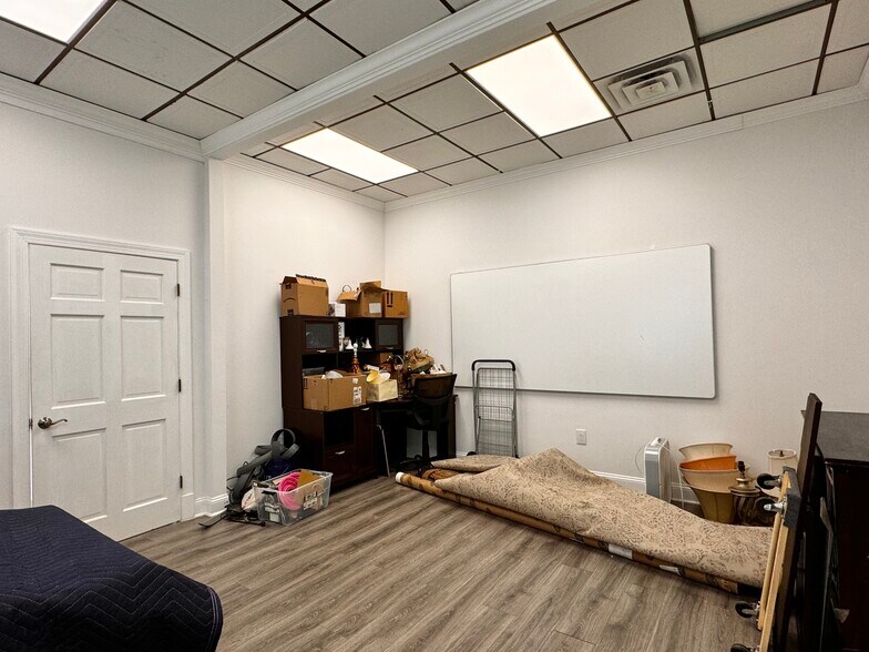 More Photos Of 490 Westfield Rd, Charlottesville Storefront Retail Office For Lease