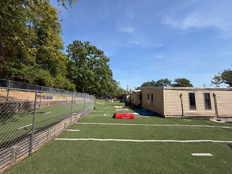 More Photos Of 1816 Hinson Loop Rd, Little Rock Daycare Center For Sale