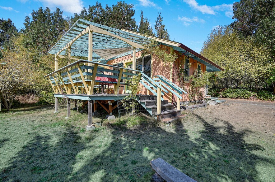 More Photos Of 1673 Woodland Dr, Port Townsend Winery Vineyard For Sale