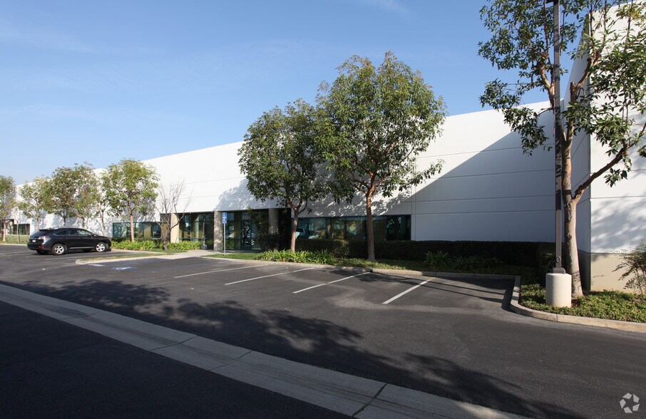 Primary Photo Of 9934 Bell Ranch Dr, Santa Fe Springs Warehouse For Lease