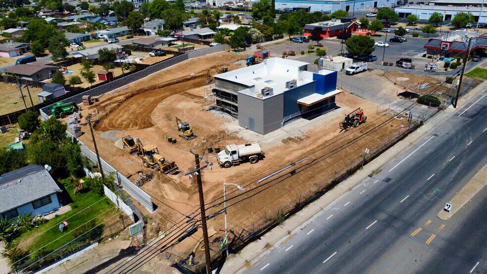 More Photos Of 7945 Elder Creek rd, Sacramento Freestanding For Lease