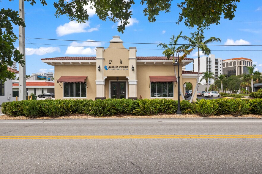 More Photos Of 1530 Dolphin St, Sarasota Storefront For Lease