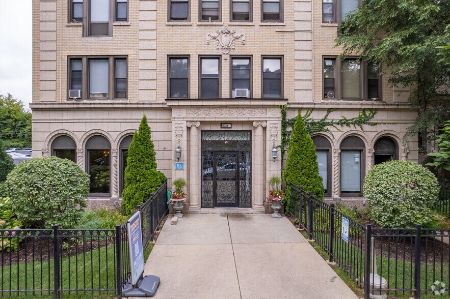 More Photos Of 5326 S Cornell Ave, Chicago Apartments For Sale