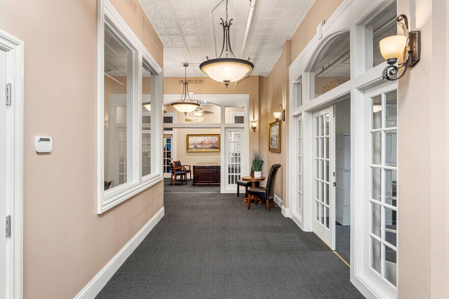 More Photos Of 222 Pearl St, New Albany Office Residential For Sale