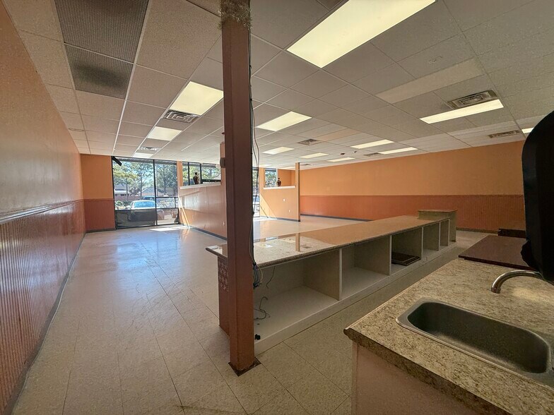 More Photos Of 23020 Highland Knolls, Katy Storefront For Lease