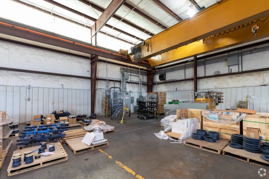 More Photos Of 5101-5111 Milwee St, Houston Warehouse For Lease