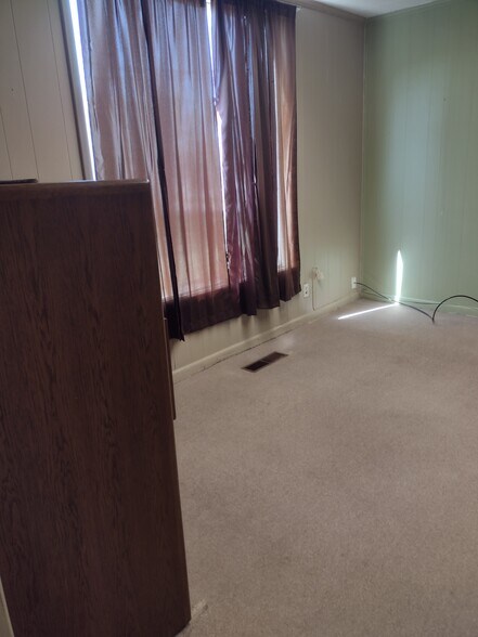 More Photos Of 1909 Montgomery Hwy, Dothan Office For Lease