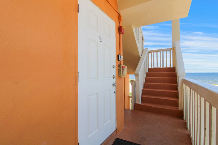 More Photos Of 3401 NE 10th St, Pompano Beach Hotel For Sale