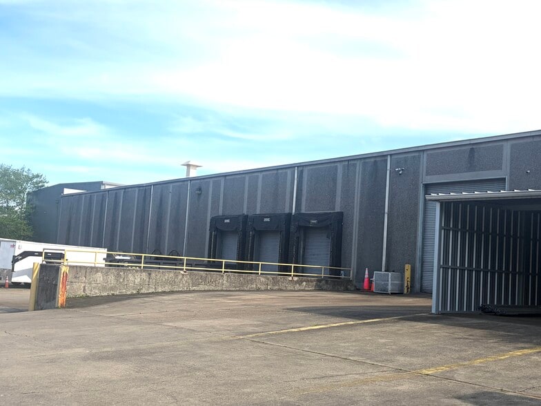 Primary Photo Of 507 Walker St, Opelika Industrial For Lease