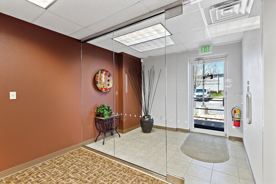 More Photos Of 15534 E Hinsdale Cir, Centennial Light Distribution For Sale