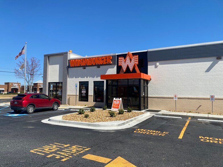 Primary Photo Of 1466 Woodruff Rd, Greenville Fast Food For Sale
