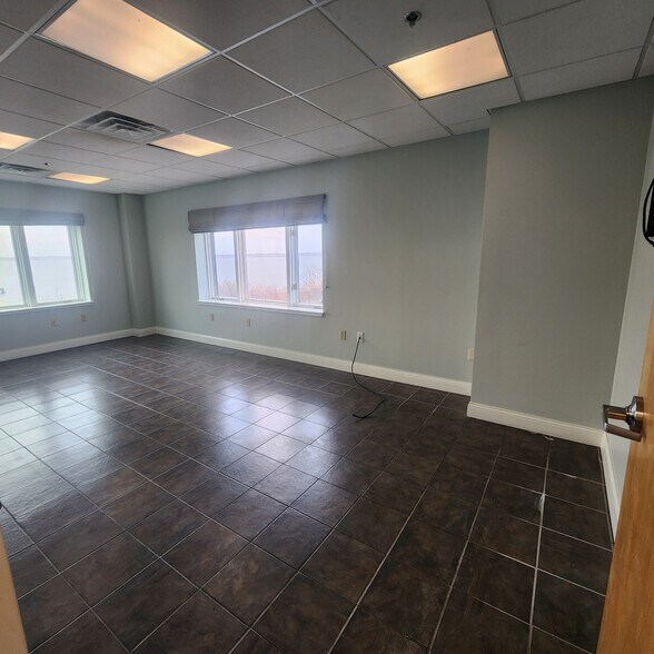 More Photos Of 47 Slade St, Fall River Showroom For Lease