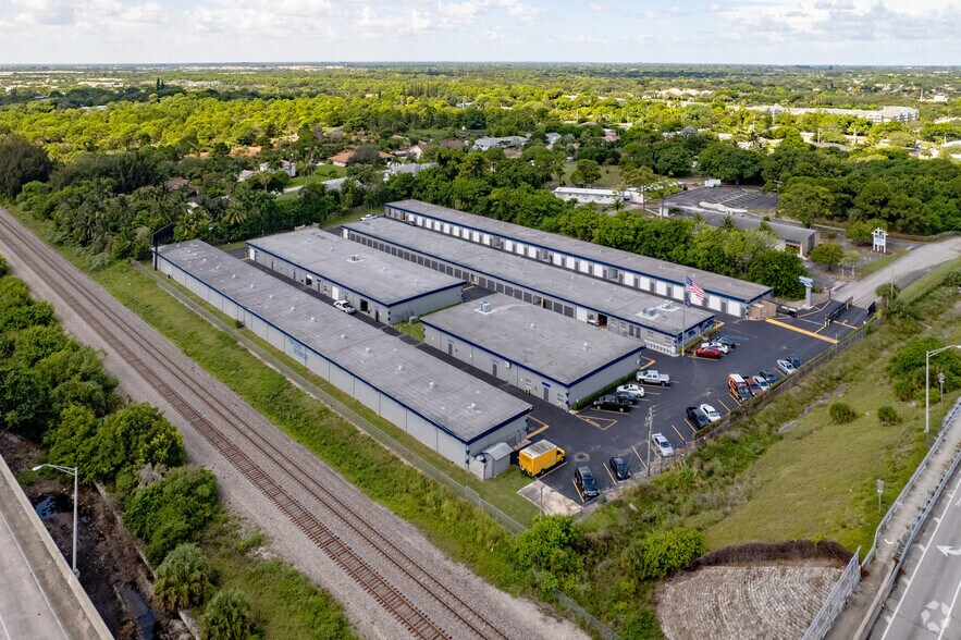 More Photos Of 1840 Hypoluxo Rd, Lake Worth Self Storage For Lease