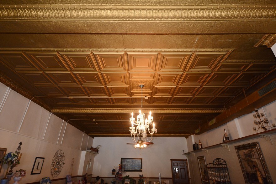 More Photos Of 848-850 Allegheny River Blvd, Oakmont Storefront Retail Residential For Lease