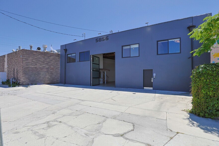 More Photos Of 5856 Adams Blvd, Culver City Flex For Lease