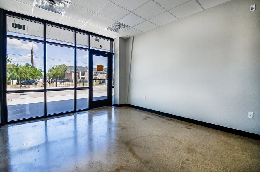 More Photos Of 17625 Kieth Harrow Blvd, Houston Warehouse For Lease
