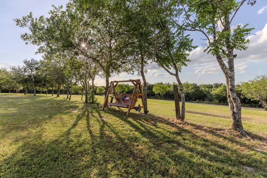 More Photos Of 301 County Road 436, Thrall Land For Sale