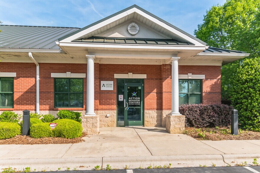 More Photos Of 13310 S Ridge Dr, Charlotte Medical For Sale