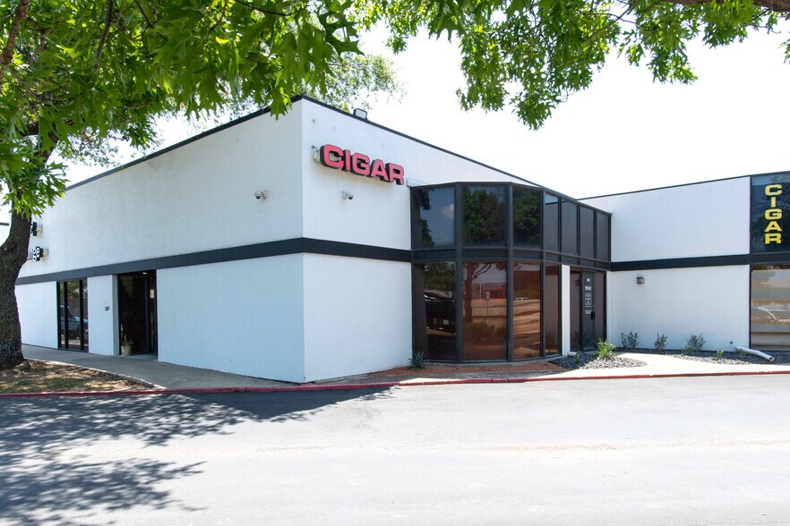 More Photos Of 1002 N Central Expy, Richardson Unknown For Lease